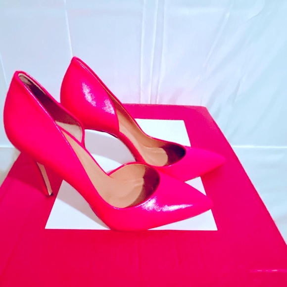 Ladies Shoe - Picture 3 of 13